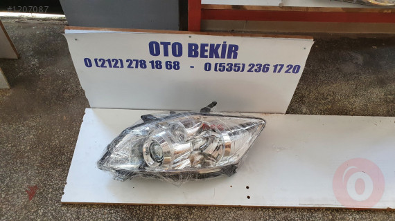 11 TOYOTA AURİS SOL FAR SIFIR