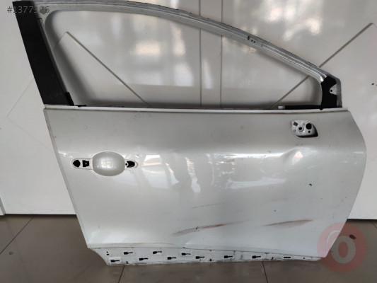 Renault Clio 4 Sağ Ön Kapı Beyaz 802766252R