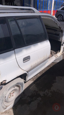 Opel Astra Sw arka sağ kapı