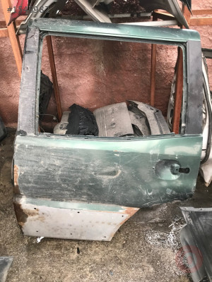 Nissan Terrano sol arka kapı