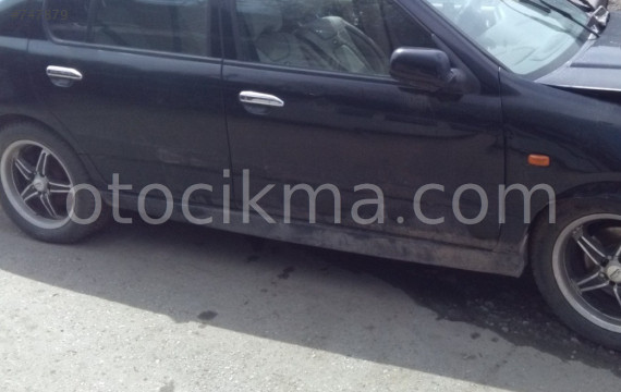 2000 MODEL NİSSAN PRİMERA 1.8  SAĞ YAN PANEL ÇIKMA.