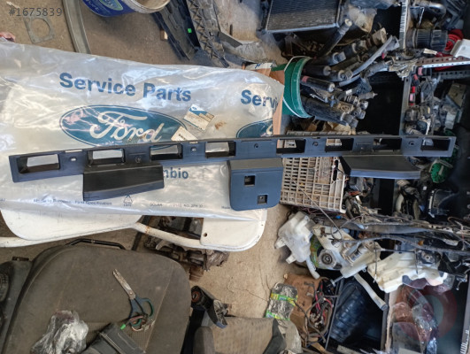 FORD FOCUS C MAX ARKA TAMPON BRAKETİ..3M51-R17BB61