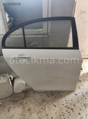 geely emgrand sağ arka kapı hatasız