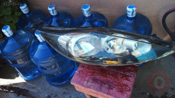 çıkma ford fiesta sağ orjinal far
