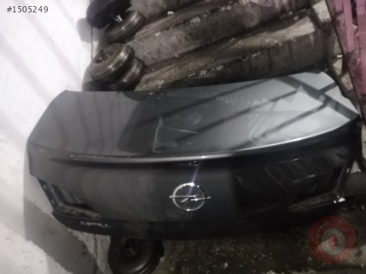 Astra j bagaj kapağı
