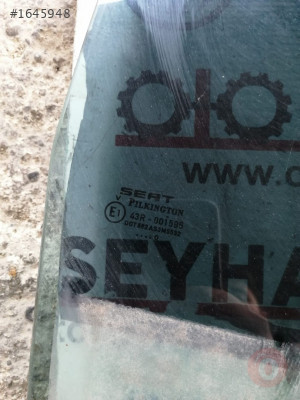 Seat leon 2009 sağ arka kapı cam