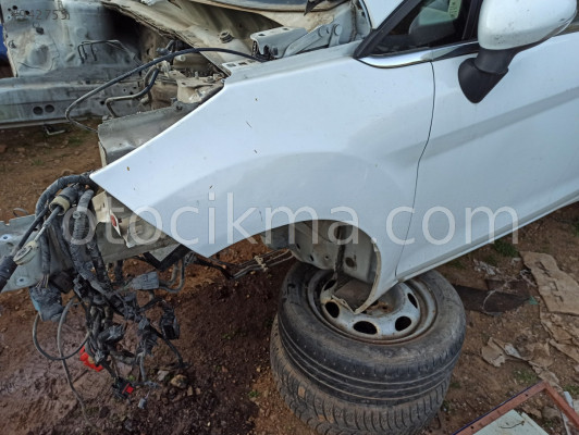 FORD FİESTA 2012 SAĞ SOL ÇAMURLUK