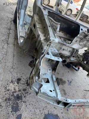 RENAULT KANGOO SAĞ ÖN ÇEYREK