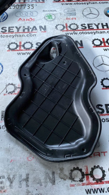 8P4839916 audi a3 sportback sağ arka kapı iç panel kapağı