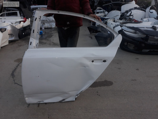 Skoda oktavia sol arka kapı
