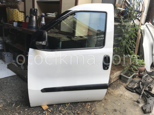 Fiat doblo çıkma sol ön kapı dolu