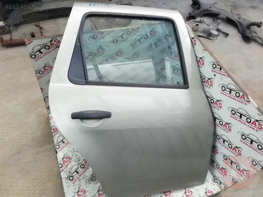 DACİA DUSTER SAĞ ARKA KAPI