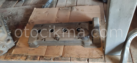 toyota corolla üst külbüretör kapağı