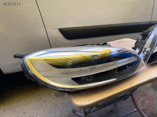 Volvo v40 sağ sol led farlar