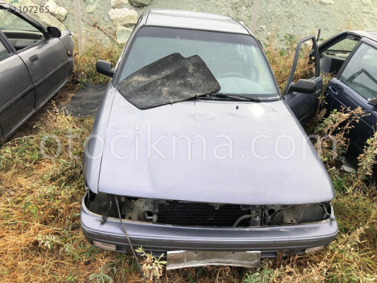TOYOTA CORONA ÖN KAPUT