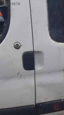 2000 model peugeot partner 1.9 d çıkma sol ön kapı kolu