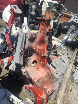 Renault Kangoo 1 sağ ön şasi hatasız orjinal çıkma