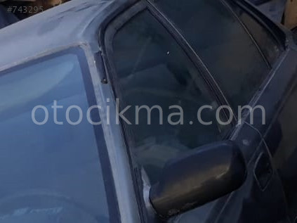 1992 MODEL ÇIKMA TOYOTA COROLLA SOL ÖN KAPI CAMI.