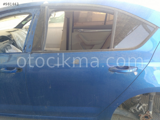 SKODA octavia SOL ARKA KAPI