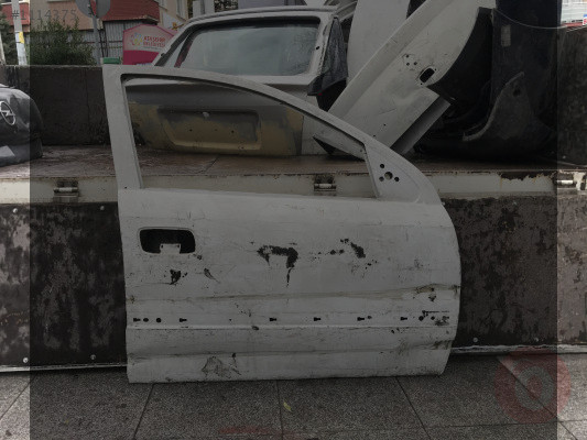 Opel astra çıkma sağ ön kapı beyaz