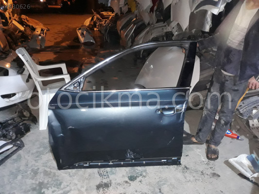 Skoda Süper b sol ön kapı 2015 2019