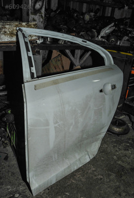 2012 MODEL VOLVO S60 ÇIKMA SOL ARKA KAPI.