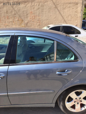 MERCEDES E 270 SOL ARKA KAPI DÖŞEMESİ ÇIKMA