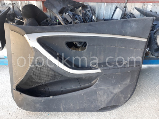 2014 Hyundai i30 sağ ön kapı kartonu