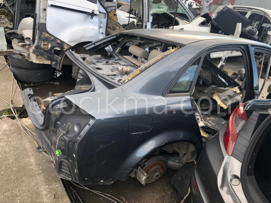 Audi A4 Arka Dingil hatasız orjinal çıkma