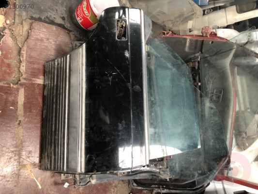 Mazda 929 sag arka kapı