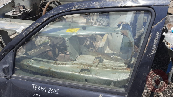 daihatsu terrios çıkma sol ön kapı camı