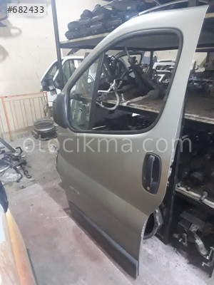 renault trafik çıkma sol ön kapı