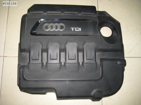AUDİ A3 MOTOR ÜST KAPAK.