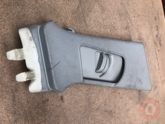 Audi A4 sag orta direk üst plastik