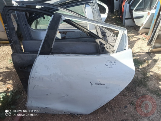 Clio 4 sol arka kapi