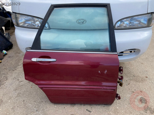 MİTSUBİSHİ GALANT SAĞ ARKA KAPI CAMI  1990 MODEL