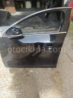 2015 Volvo S60 çıkma sol ön kapı siyah