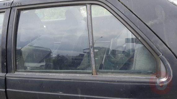 mazda 929 çıkma sol arka kapı camı