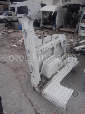renault trafic çıkma sol arka köşe sacı