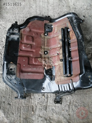 Nissan vanetta cargo iç motor kaputu sol