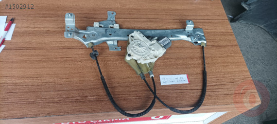 Renault Fluence sağ arka kapı cam krikosu
