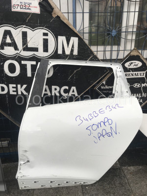 Renault clio 4 çıkma sol arka kapı