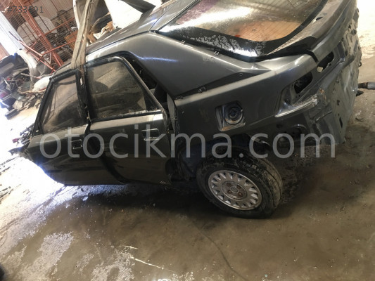 Mazda 323 sol ön kapı