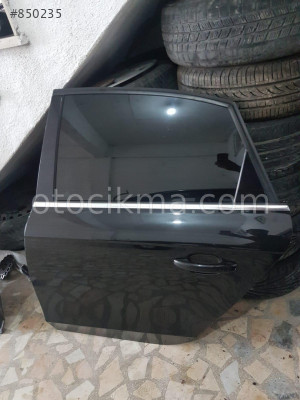 AUDİ A4 SOL ARKA KAPI ORJİNAL HATASIZ SİYAH 11-15
