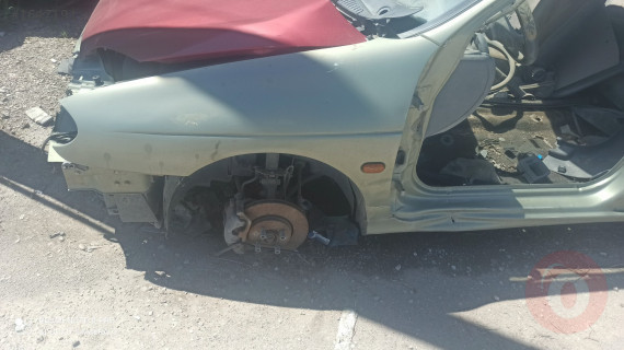 Megane 1 sol ön çamurluk