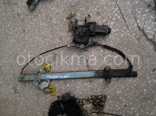 Nissan note sağ ön cam krikosu