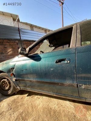 toyota carina 1998 sol ön kapı boş