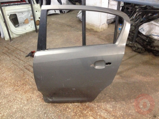 Opel corsa d sol arka kapı füme