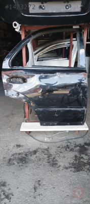 Kia Sorento sağ arka kapı orijinal çıkma