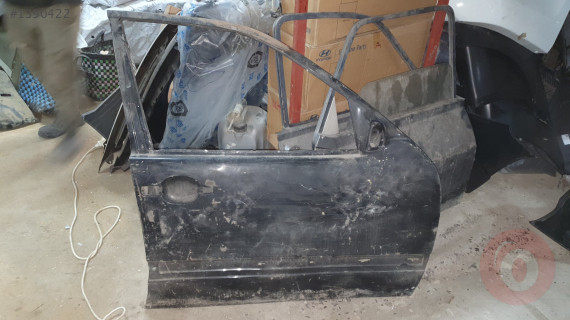 MERCEDES 200E SAG ÖN KAPI 97.2004